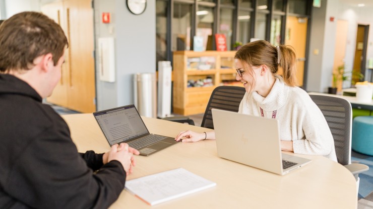 students at Ƶ learning about the most valuable sports management courses