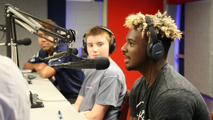 Ƶ Sports Broadcasting Summer Program Students in the Patriots Radio Station